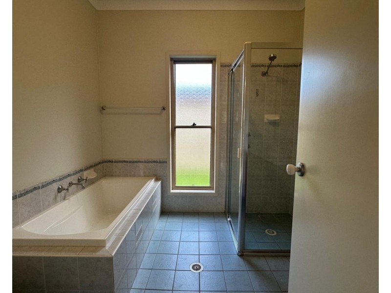 19 Dee Close, Prestons NSW 2170