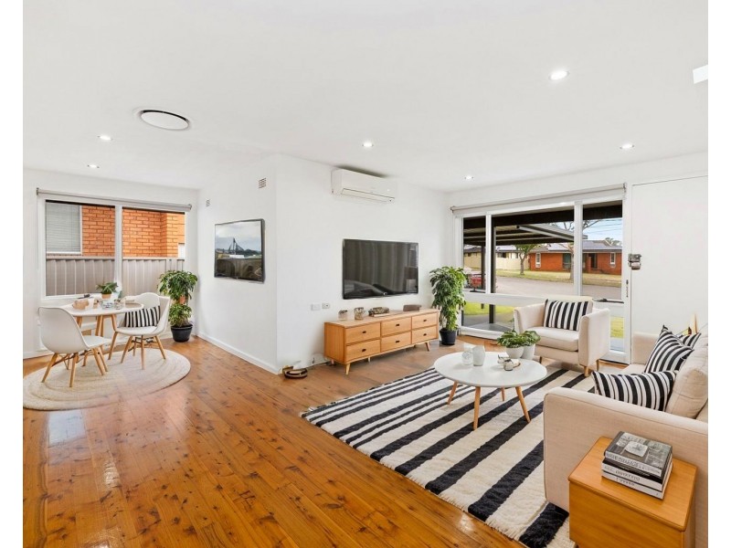 8 Rix Avenue, Hammondville NSW 2170