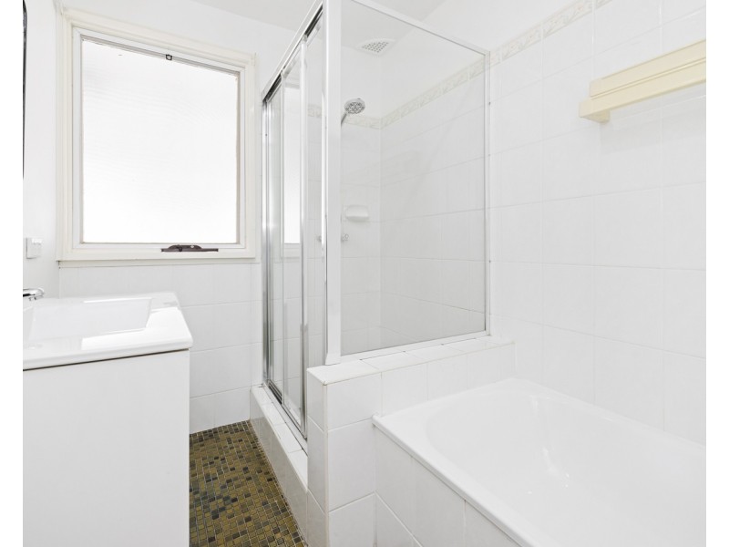 8 Rix Avenue, Hammondville NSW 2170