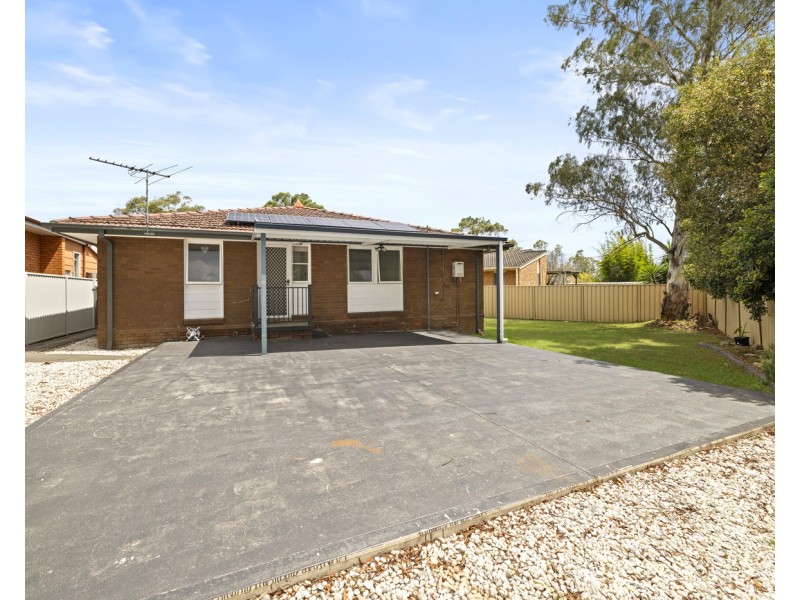 8 Rix Avenue, Hammondville NSW 2170