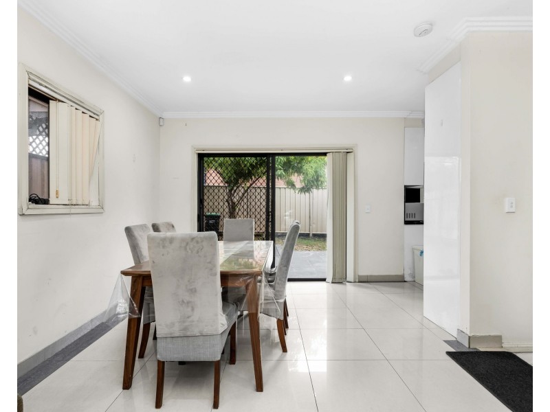 4/39 Mayberry Crescent, Liverpool NSW 2170