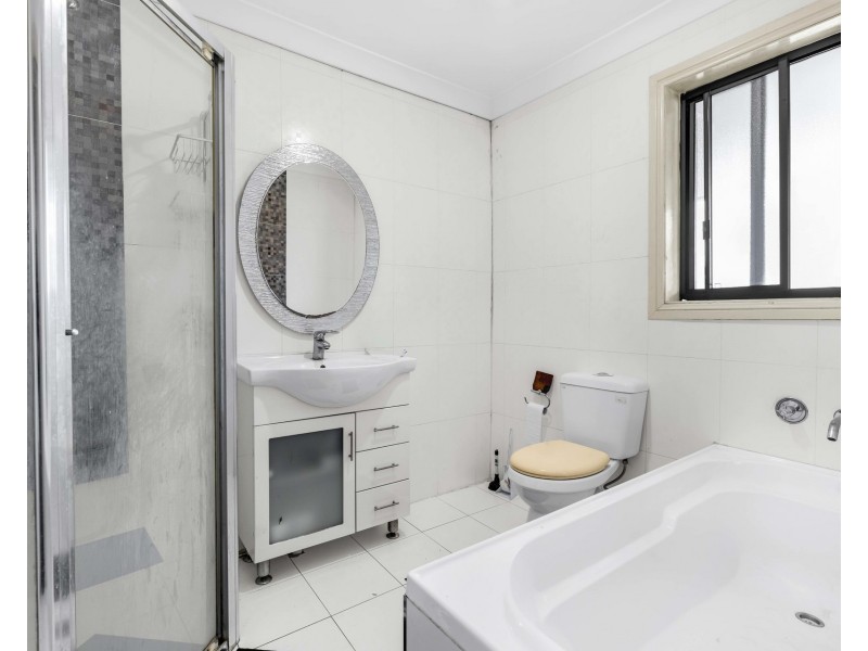 4/39 Mayberry Crescent, Liverpool NSW 2170