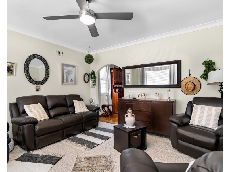 164 Graham Avenue, Lurnea NSW 2170