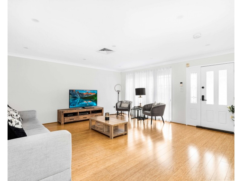 2 Fantail Place, Green Valley NSW 2168