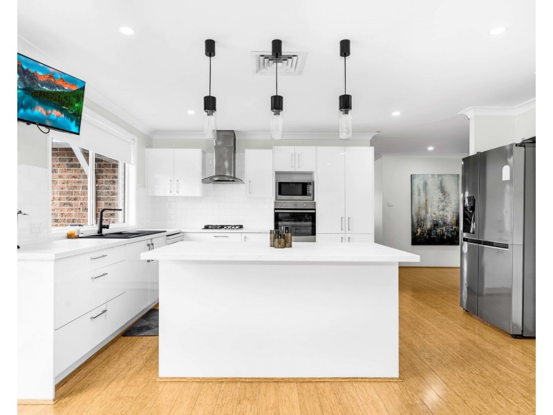 2 Fantail Place, Green Valley NSW 2168