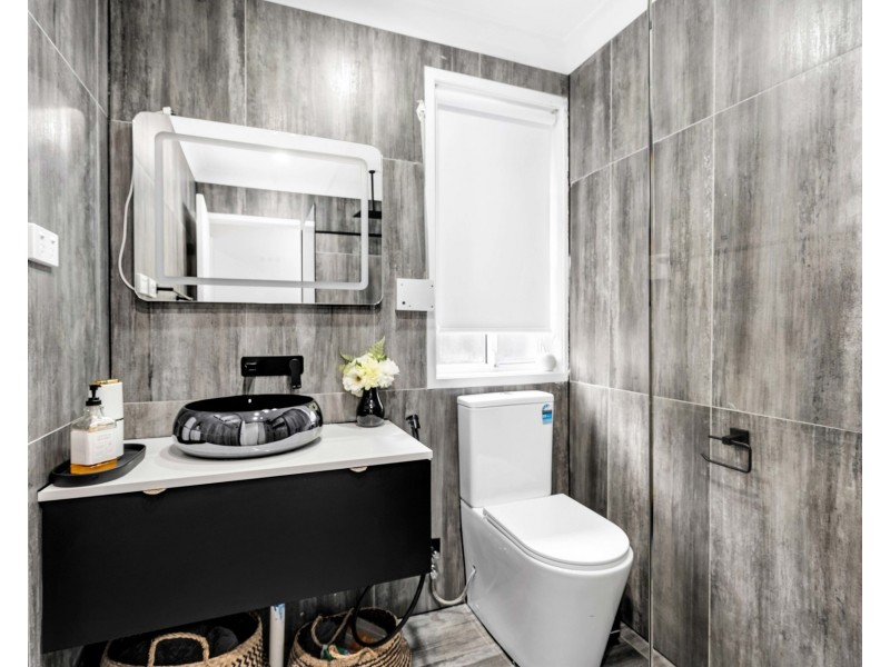 2 Fantail Place, Green Valley NSW 2168