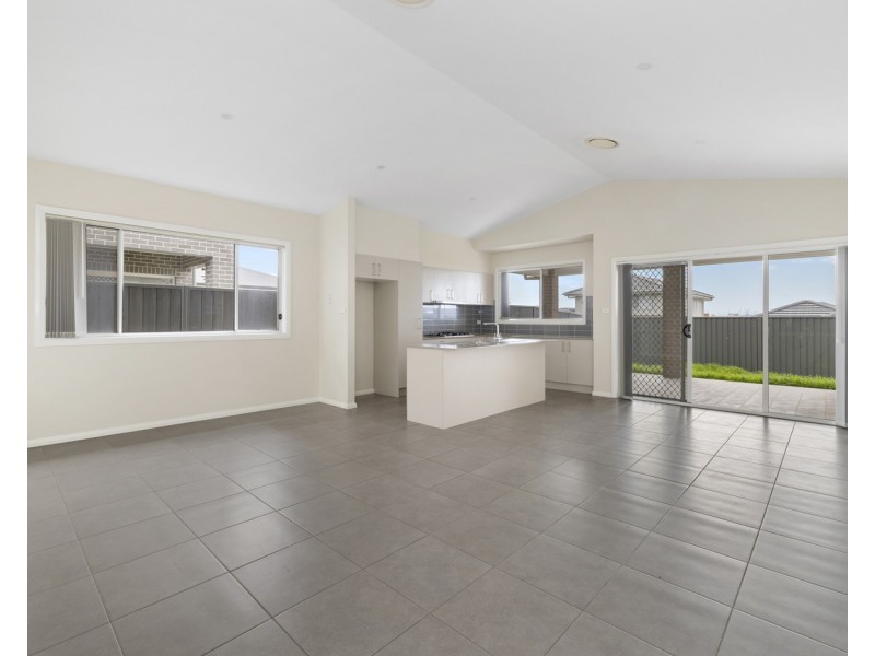 45 Rosella Circuit, Gregory Hills NSW 2557