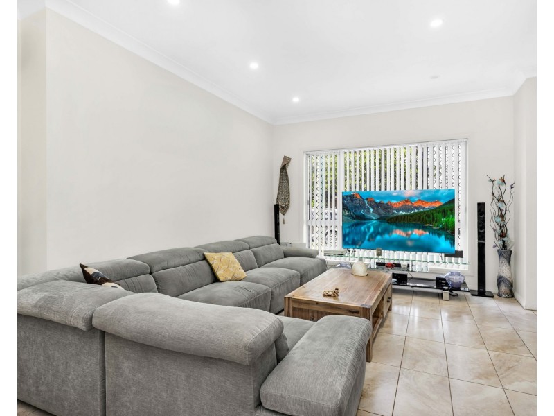 120 Gabo Crescent, Sadleir NSW 2168