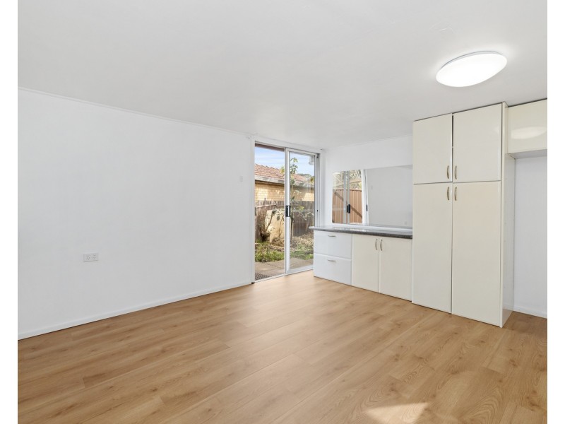 7 Dalmatia Street, Carramar NSW 2163