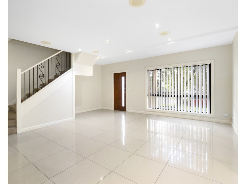 2A Canberra Avenue, Casula NSW 2170