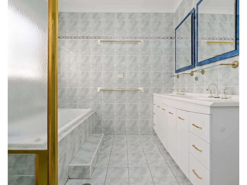 5 Aspen Close, Prestons NSW 2170