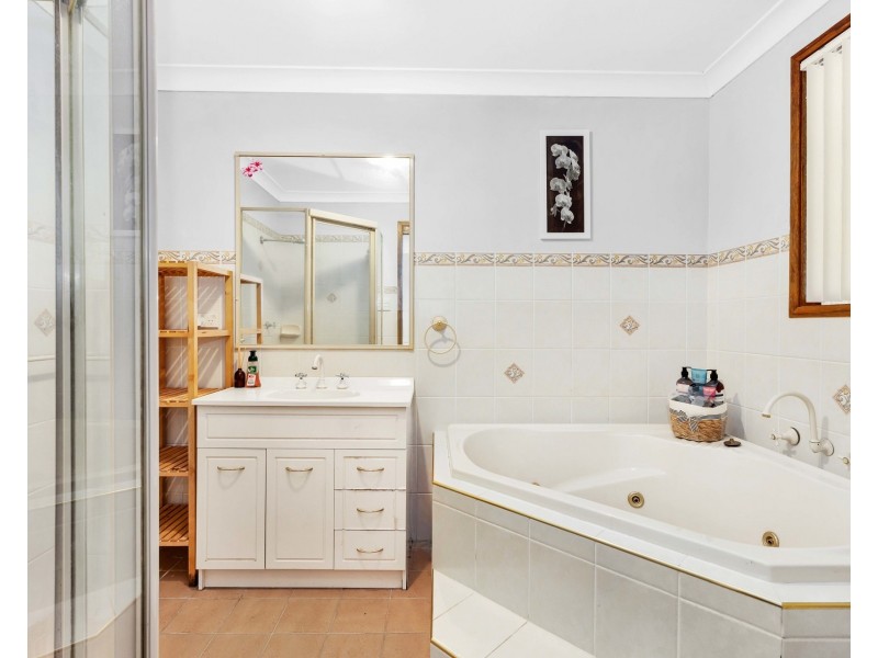 10 Stutz Place, Ingleburn NSW 2565