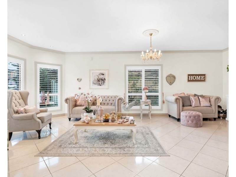 75 Mannow Avenue, West Hoxton NSW 2171