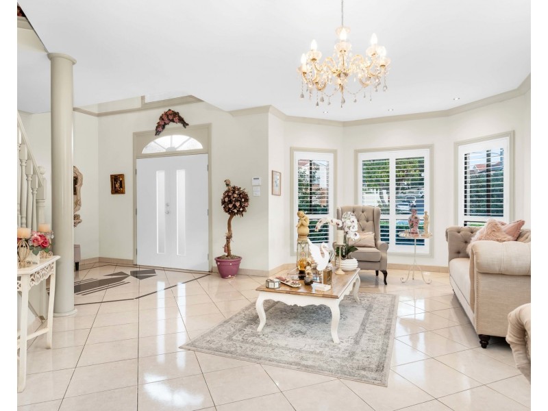 75 Mannow Avenue, West Hoxton NSW 2171