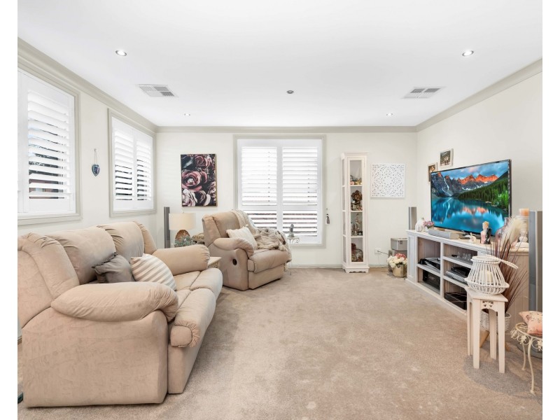75 Mannow Avenue, West Hoxton NSW 2171