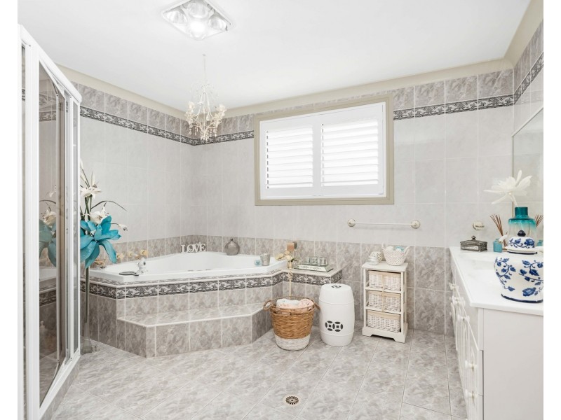 75 Mannow Avenue, West Hoxton NSW 2171
