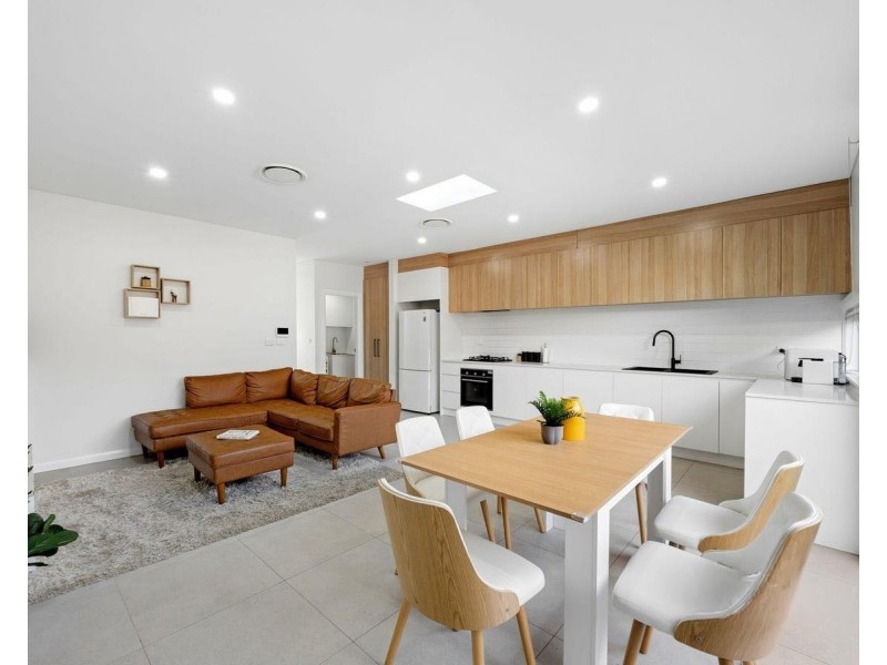 4/6 Kalimna Street, Moorebank NSW 2170
