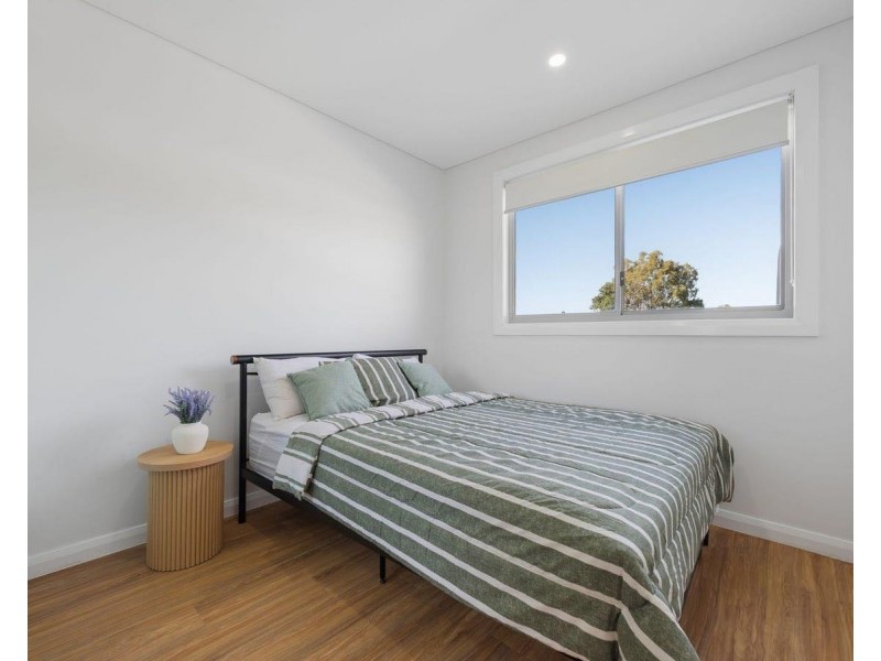 4/6 Kalimna Street, Moorebank NSW 2170