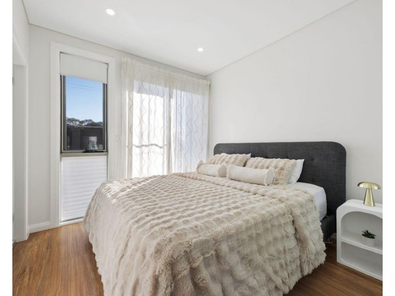 4/6 Kalimna Street, Moorebank NSW 2170