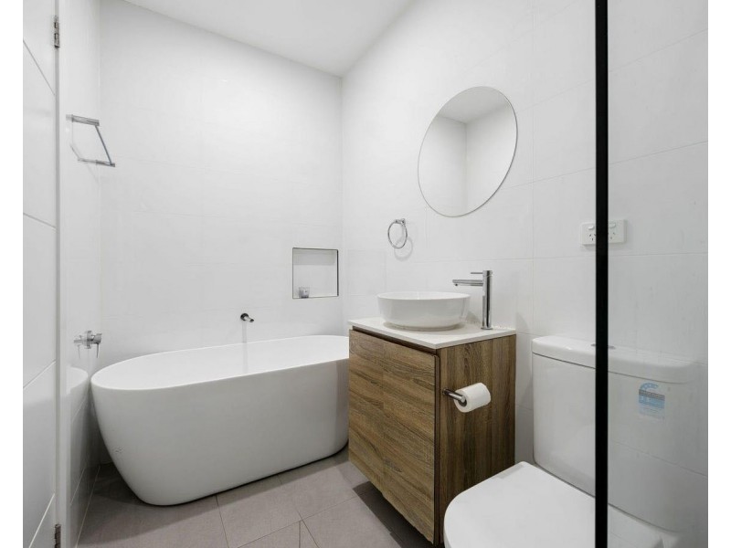 4/6 Kalimna Street, Moorebank NSW 2170