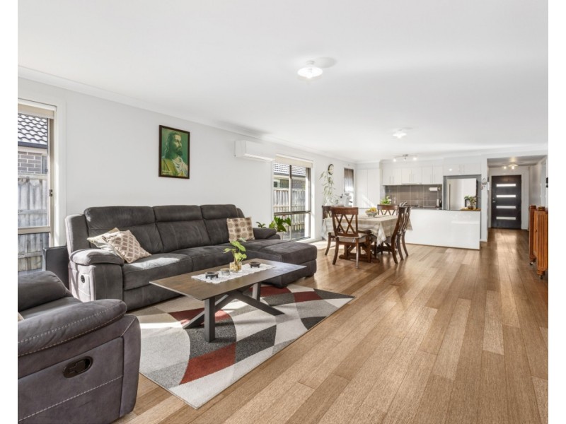 31 Grenada Road, Glenfield NSW 2167