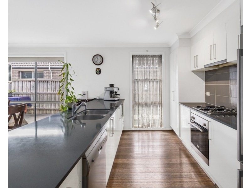31 Grenada Road, Glenfield NSW 2167