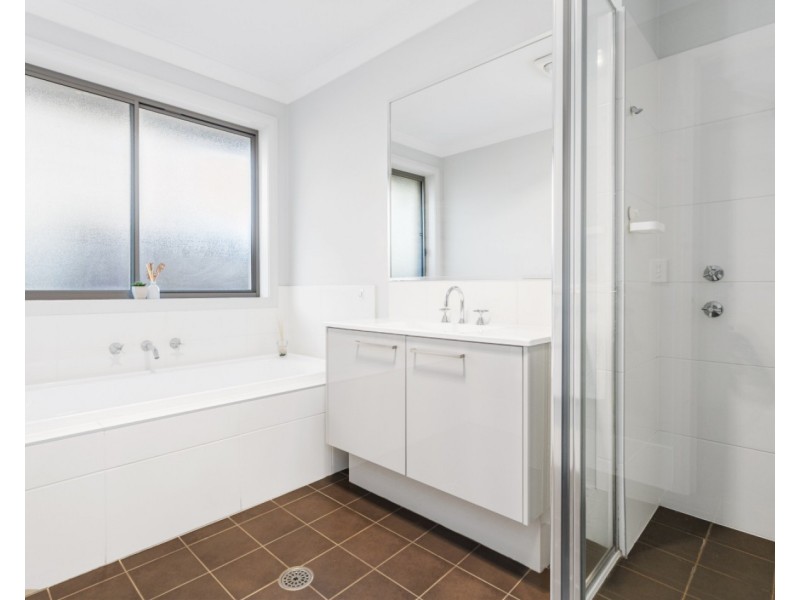 31 Grenada Road, Glenfield NSW 2167
