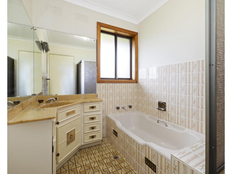 101 Robinson Road, Bringelly NSW 2556