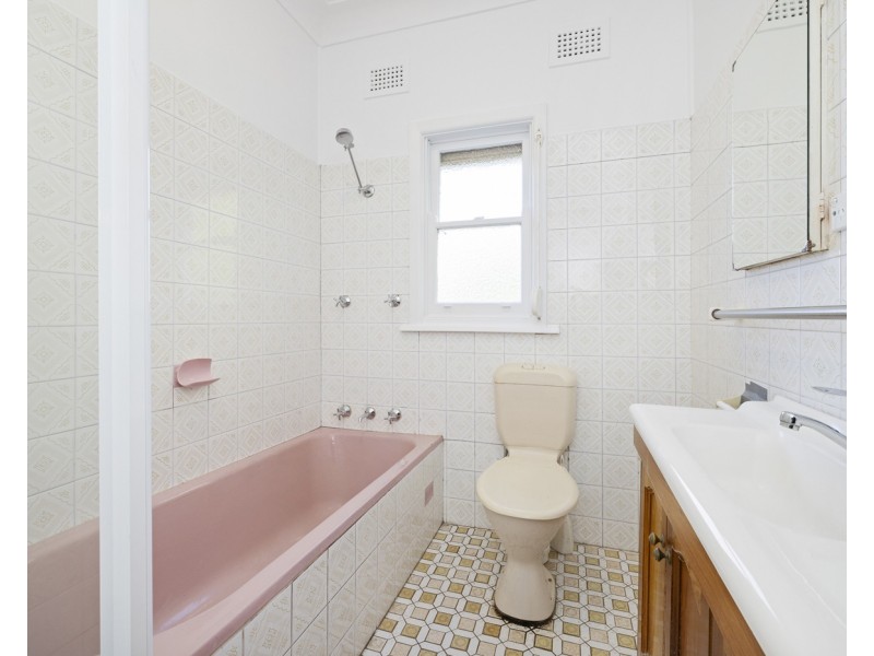 96 Canterbury Road, Glenfield NSW 2167