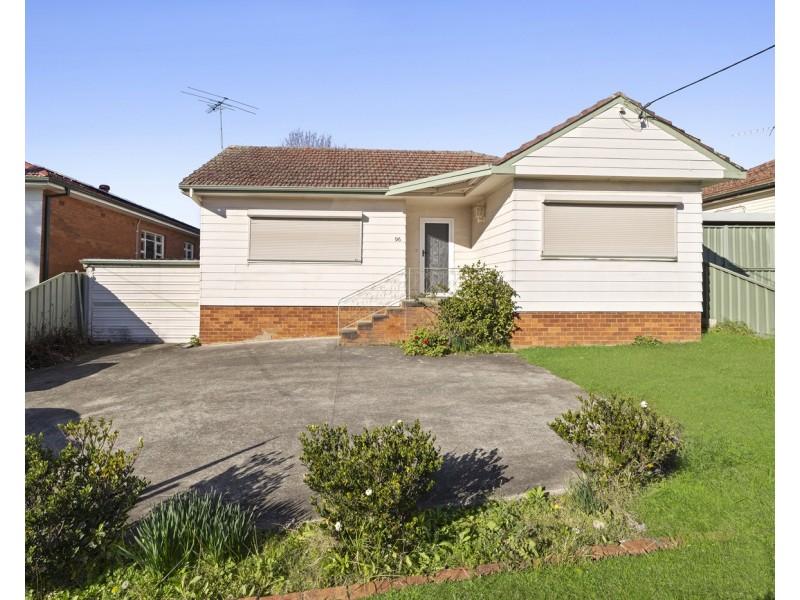 96 Canterbury Road, Glenfield NSW 2167