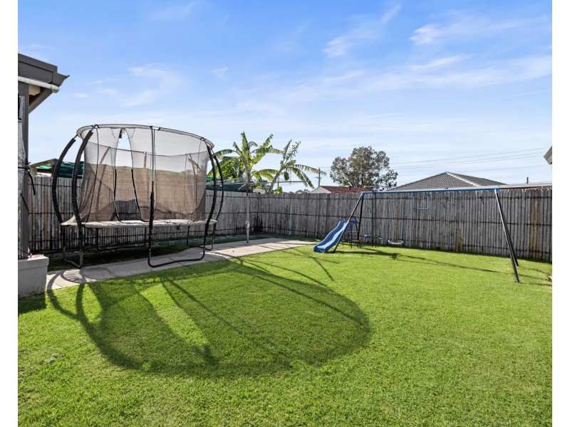 11 Oliveri Crescent, Green Valley NSW 2168