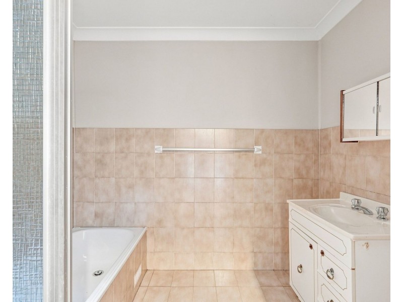 4/25 Goodenough Street, Glenfield NSW 2167