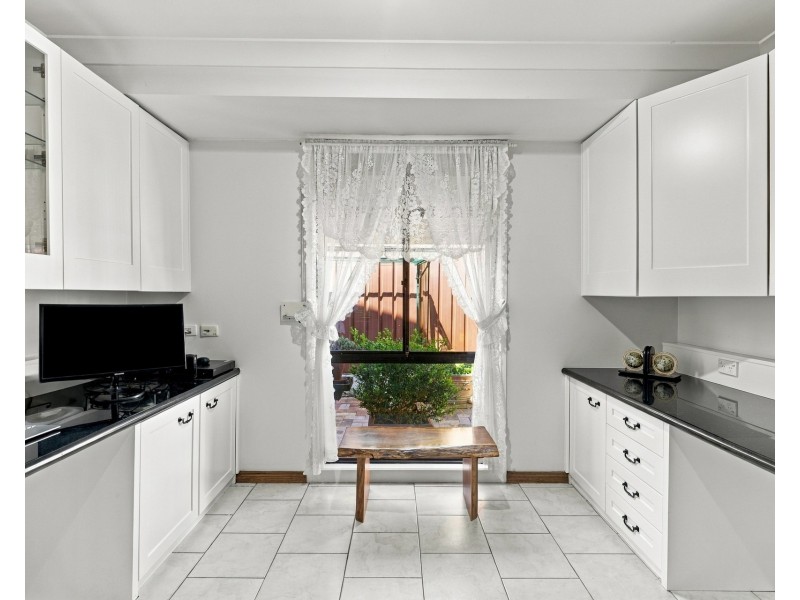 4 Jockey Close, Casula NSW 2170