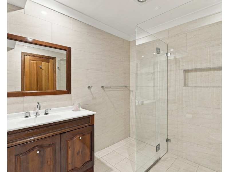 4 Jockey Close, Casula NSW 2170