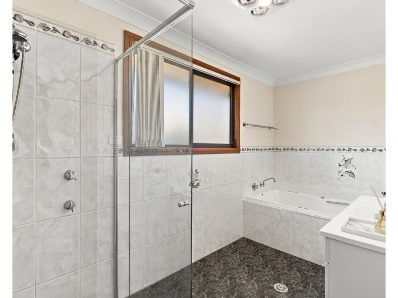4 Jockey Close, Casula NSW 2170