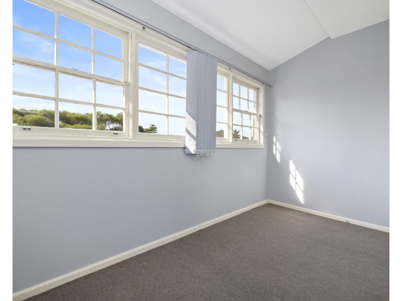 9 Falcon Place, Ingleburn NSW 2565
