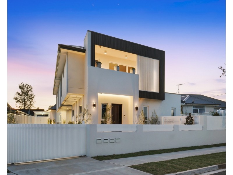 2/4 Glenwari Street, Sadleir NSW 2168