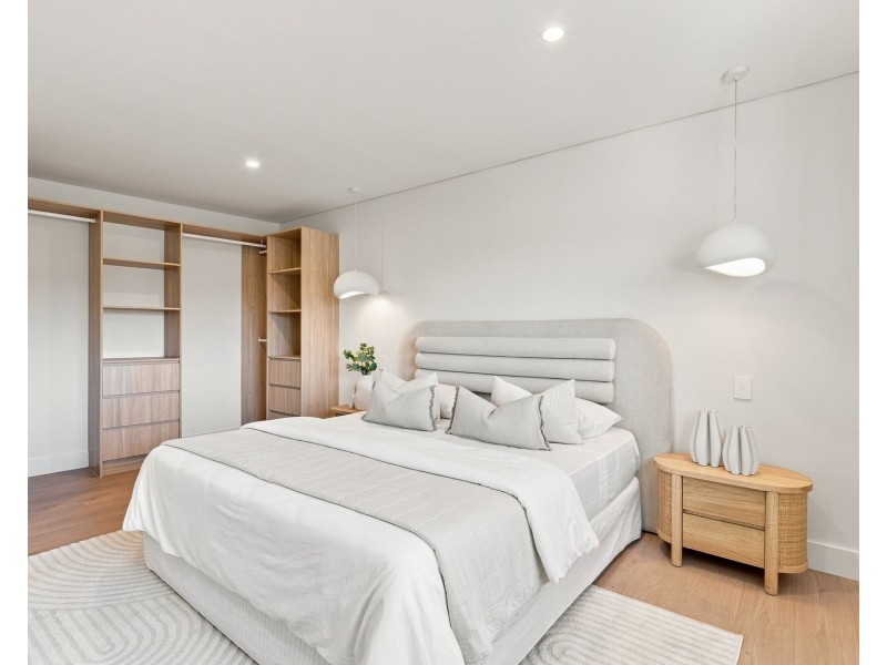 2/4 Glenwari Street, Sadleir NSW 2168