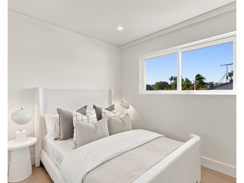 2/4 Glenwari Street, Sadleir NSW 2168