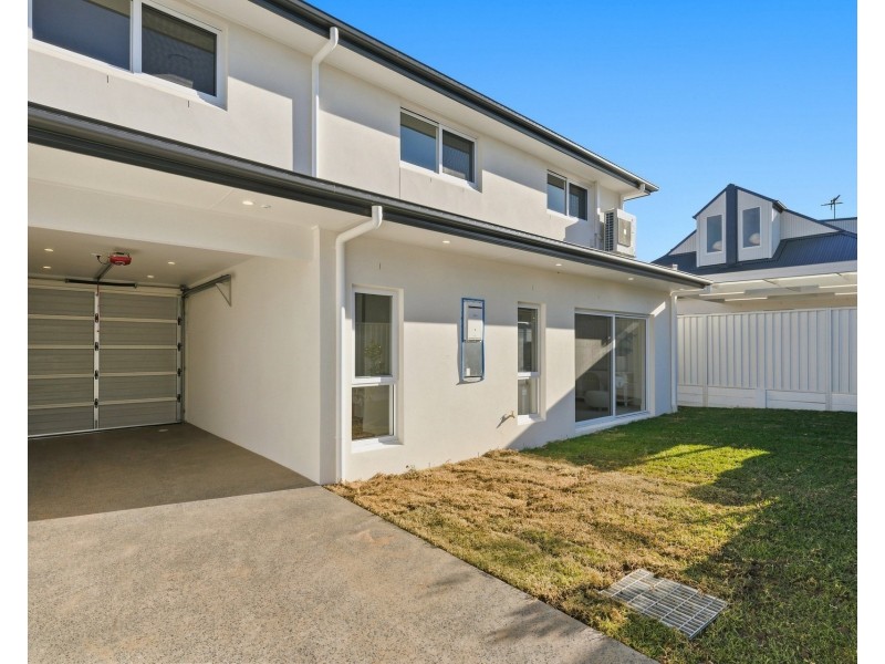 2/4 Glenwari Street, Sadleir NSW 2168