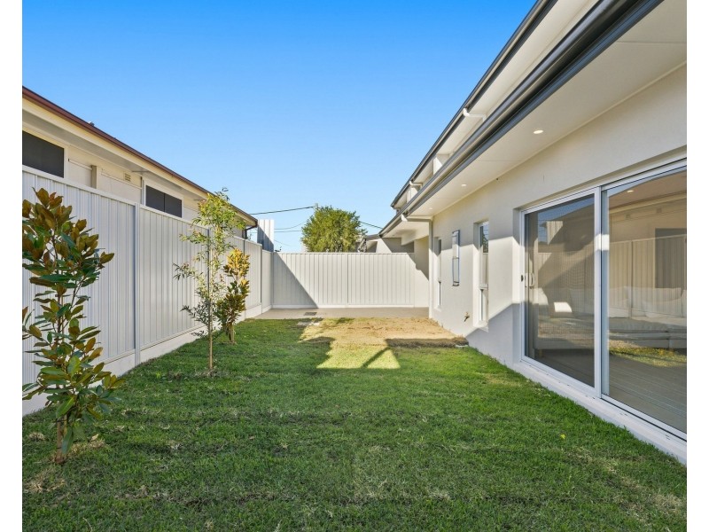 2/4 Glenwari Street, Sadleir NSW 2168