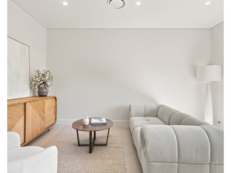 4/4 Glenwari Street, Sadleir NSW 2168