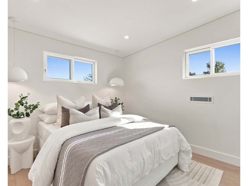 4/4 Glenwari Street, Sadleir NSW 2168