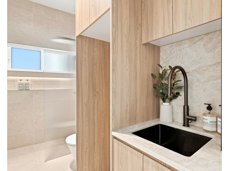 4/4 Glenwari Street, Sadleir NSW 2168