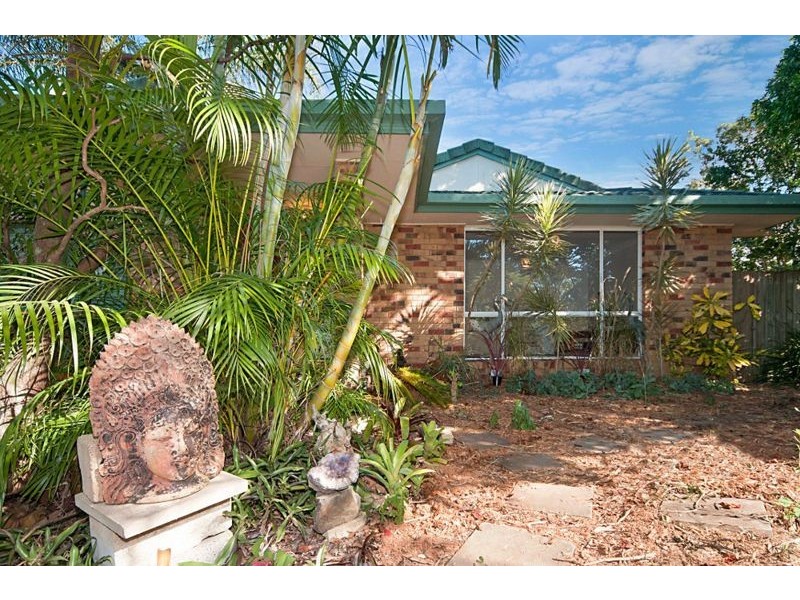 12 Hakea Crescent, Suffolk Park NSW 2481