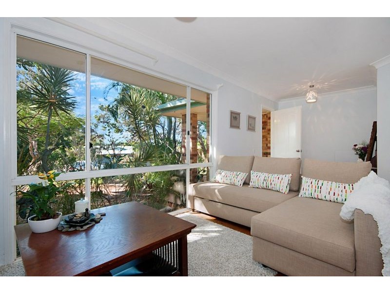 12 Hakea Crescent, Suffolk Park NSW 2481