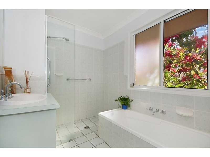 12 Hakea Crescent, Suffolk Park NSW 2481