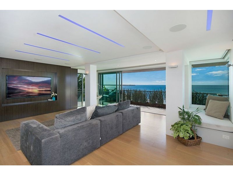 2/6 Ocean Street, Yamba NSW 2464