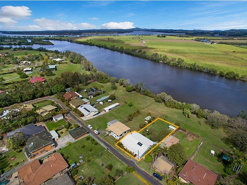 30 River Lane, Woombah NSW 2469