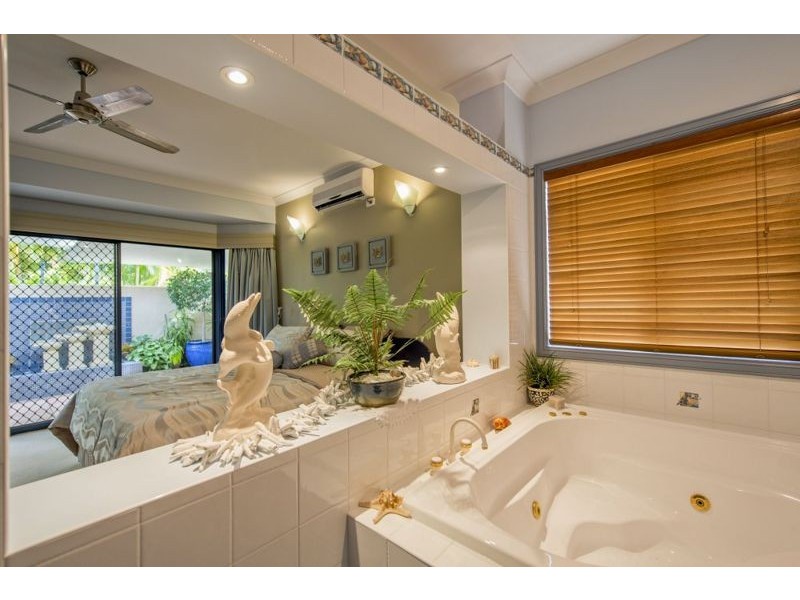 10 Conrad Place, Iluka NSW 2466